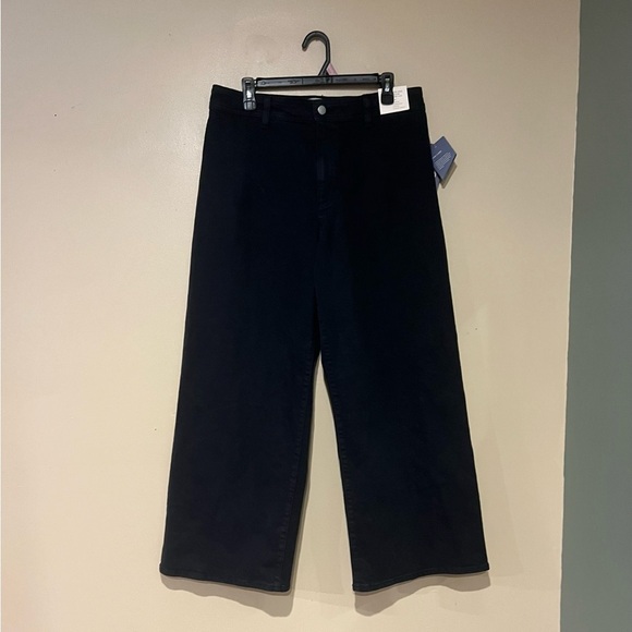 NOT FOR SALE - Picture 2 of 9